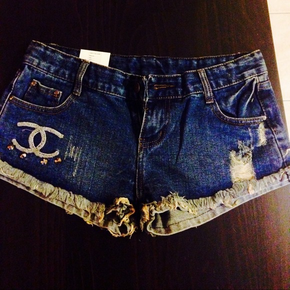 Denim shorts📷🚬💶