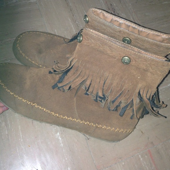 Moccasin boots