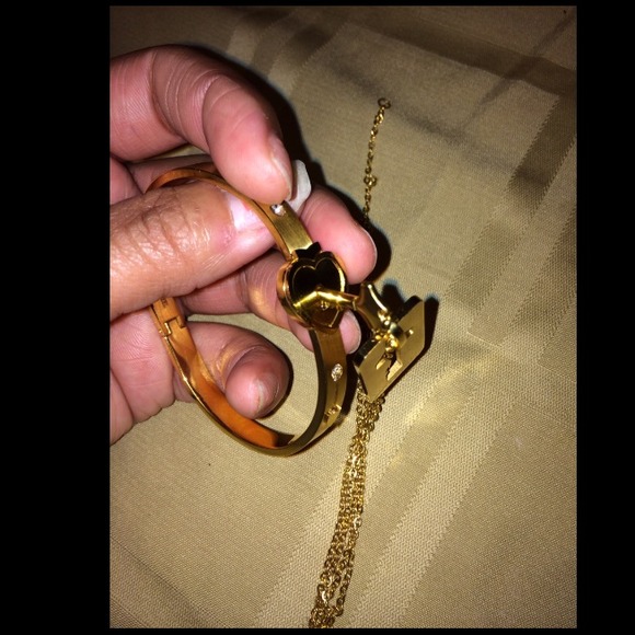 Love Necklace & Bracelet Set New! - Picture 4 of 4