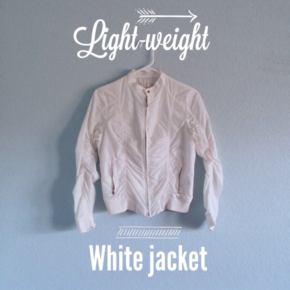 Light-weight white jacket (size xs)