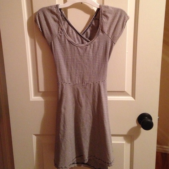 BRANDY MELVILLE STRIPED BETHAN DRESS