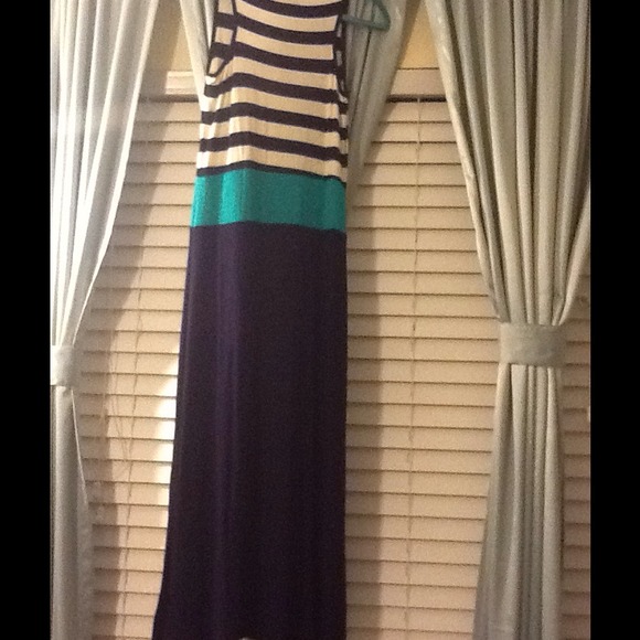 💕SOLD Sleeveless Maxi Dress SOLD - Picture 3 of 3