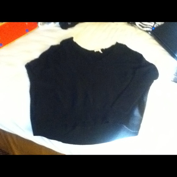 Nwot! Vs vneck batwing cashmier/cotton sweater