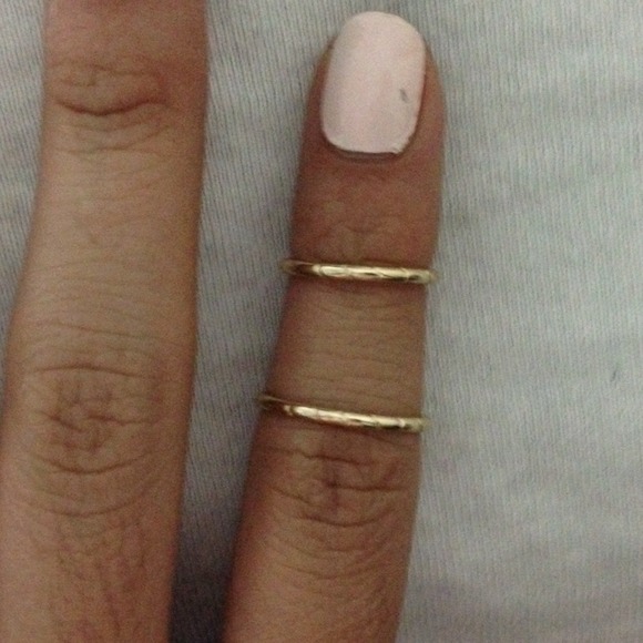 🚫SOLD IN BUNDLE Midi Rings - Picture 3 of 4