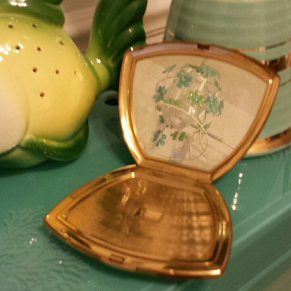 Gold vintage compact/sale - Picture 2 of 4