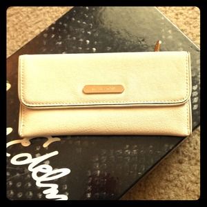 Authentic Vanilla Michael Kors 6 slot Wallet