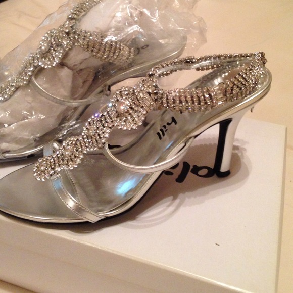 Silver sparkling Rhinestones ⚪️⚪️⚪️ - Picture 2 of 4