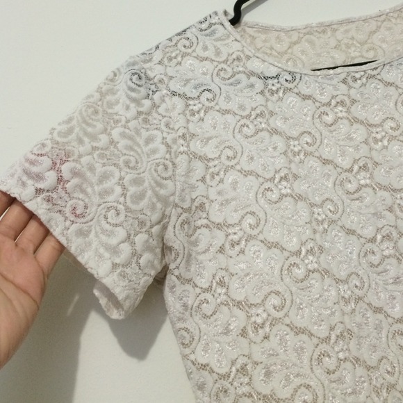 Bundled: Lace shirt - Picture 3 of 3
