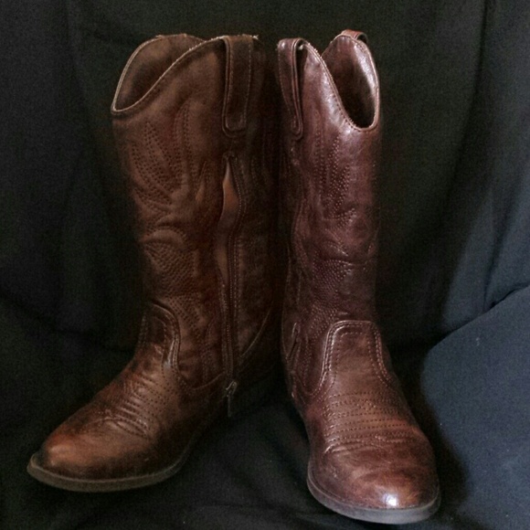 Little girls cowboy boots