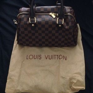 Lowered price Louis Vuittonbag and keychain pouch