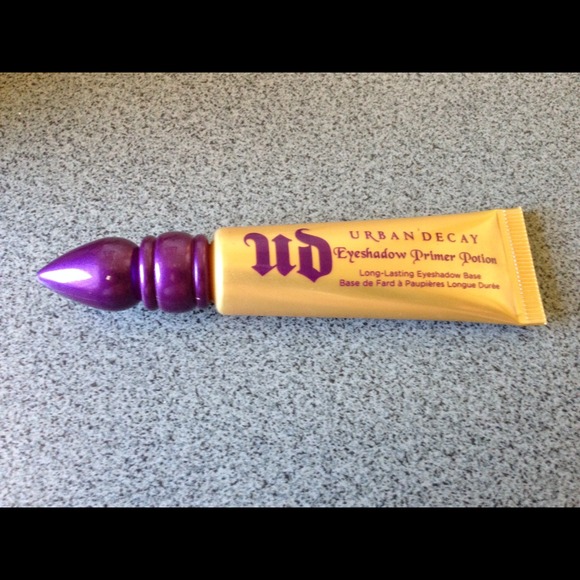 REDUCED!!!!Urban decay primer portion/ Greed