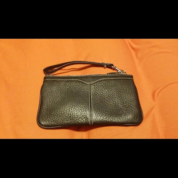 Black wristlet