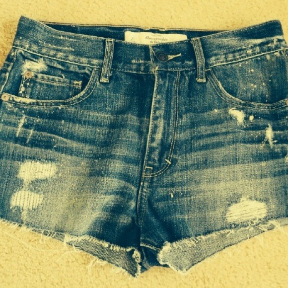 Abercrombie High wasted shorts 🎀