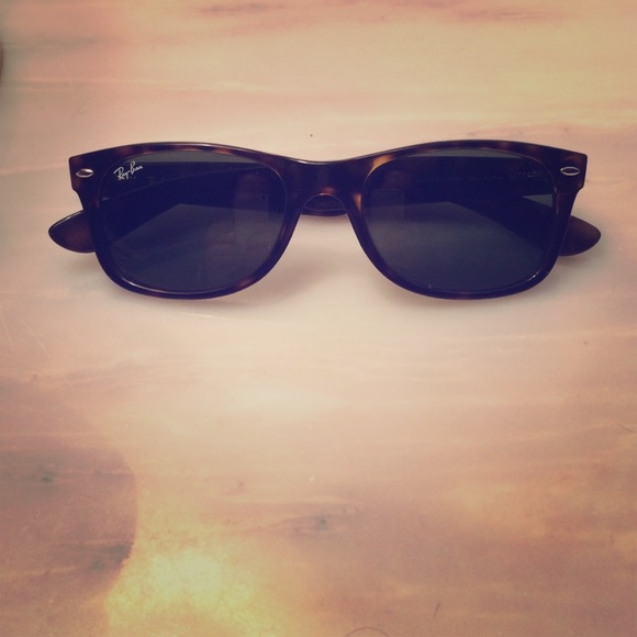 Ray-Ban Accessories - Rayban Wayfarer sunglasses!