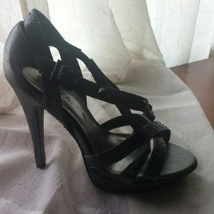 Beautiful Grey 3' high heels.