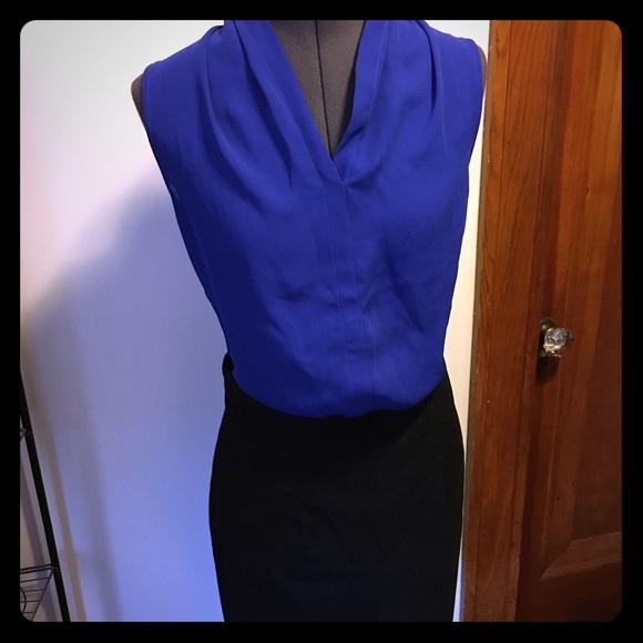 apt 9 Tops - Deal of Day 🔴Vibrant blue vneck shell ⬇️Reduced