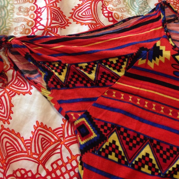Aztec crop top - Picture 2 of 2