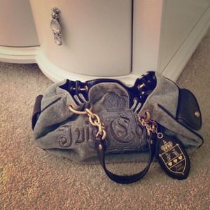 Good condition juicy purse reserved !
