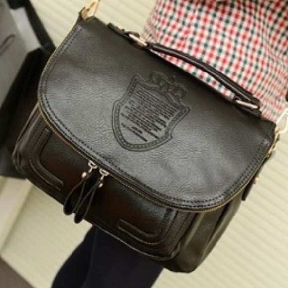 Handbags - Black crossbody purse.