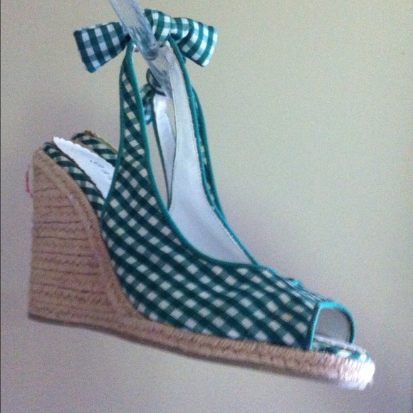 Summer wedges