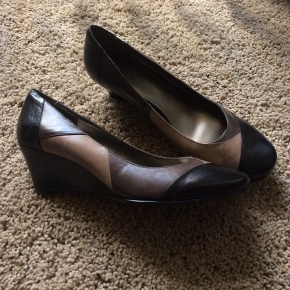 Nine West wedge size 7.5 - Picture 2 of 2