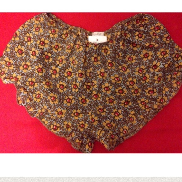 LOOKING FOR: Brandy Melville Vodis
