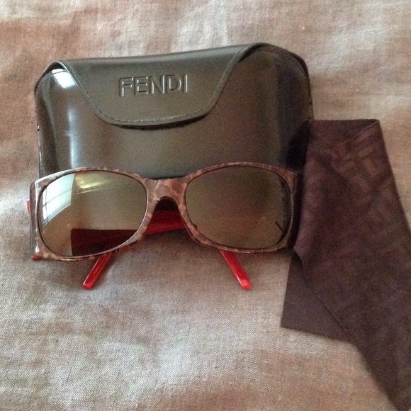 100% authentic Fendi Sunglasses - Picture 1 of 4