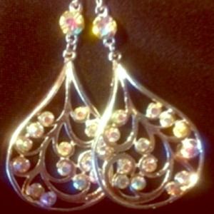 Gorgeous crystal earrings