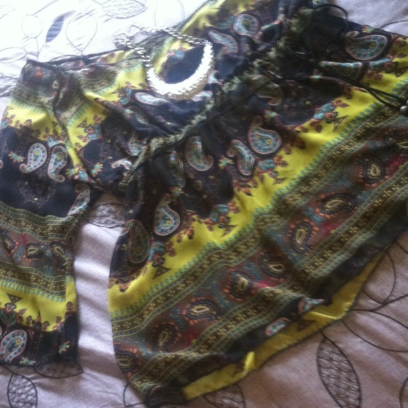 [bundled] Plus size Cold shoulder blouse - Picture 2 of 3