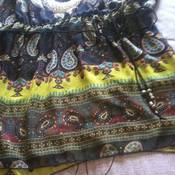 [bundled] Plus size Cold shoulder blouse - Picture 3 of 3