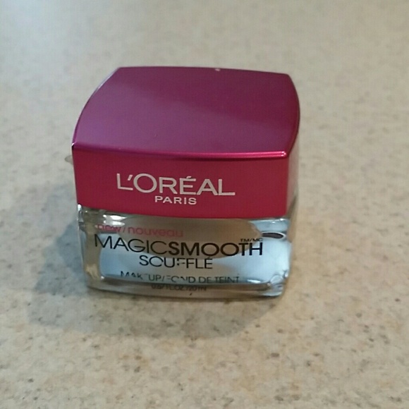 L'Oréal Magic Smooth Soufflé Makeup