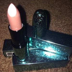 Pet me please. MAC lipstick