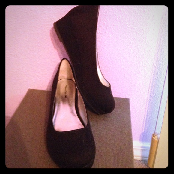 Black Wedges