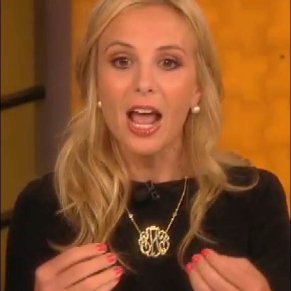 💕 Monogram Necklace - Picture 2 of 3
