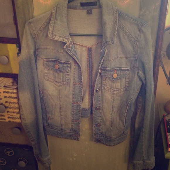 Cropped denim jacket