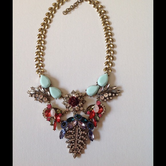 Colorful crystal statement necklace - Picture 2 of 3
