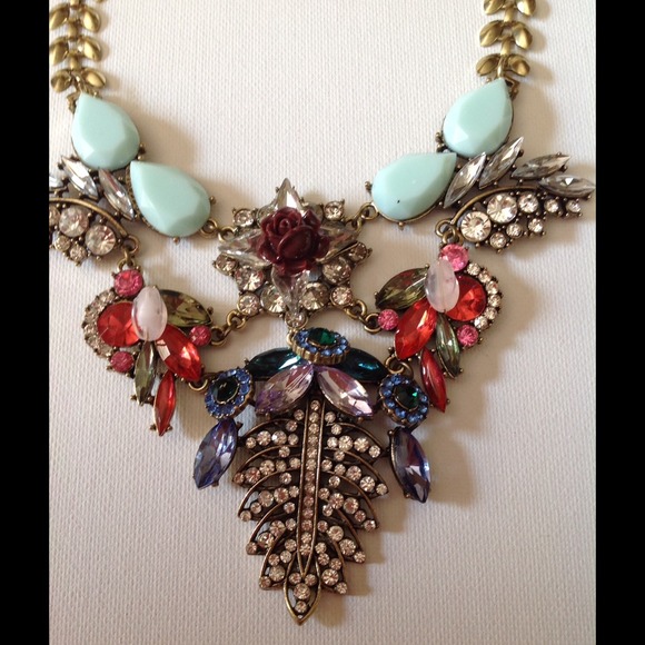 Colorful crystal statement necklace - Picture 3 of 3