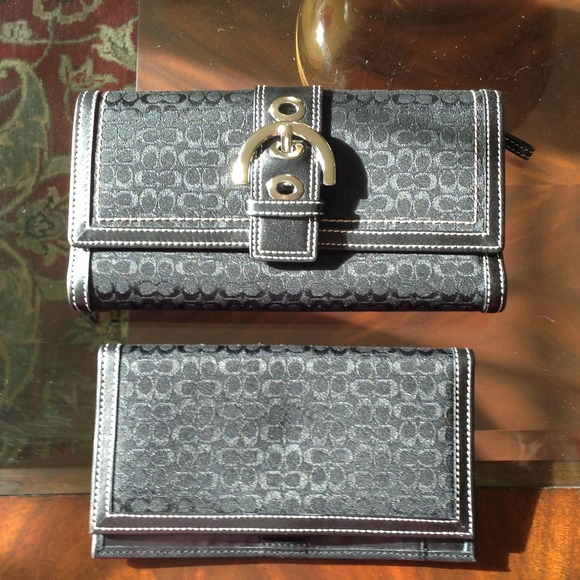 Authentic Coach wallet