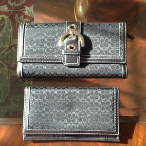 Authentic Coach wallet