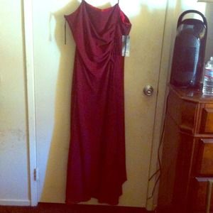 NWT burgundy spaghetti strap long gown