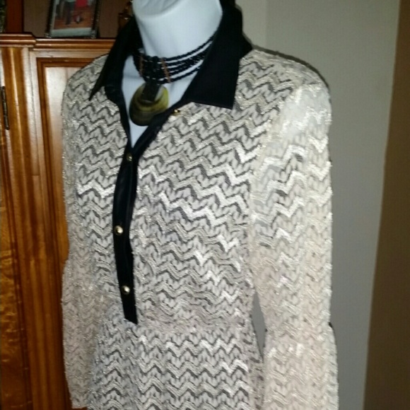Final price.Lace Creme Dress w/Black Patent Collar - Picture 2 of 4
