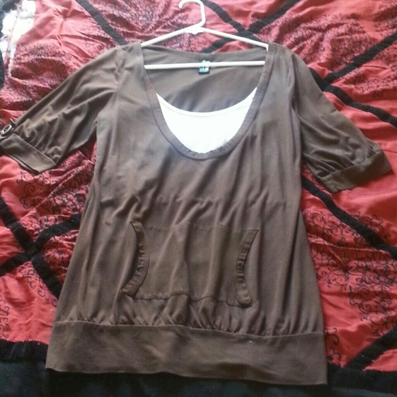 Brown pocket top