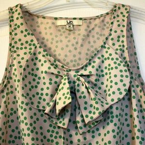ModCloth Tops - 🎉HP🎉🌿Pretty🌿Bow-front green dots top ModCloth Tops - 🎉HP🎉🌿Pretty🌿Bow-front green dots top