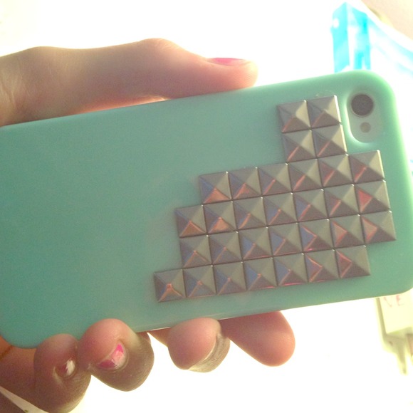 iPhone 4/4S Teal Stud Case