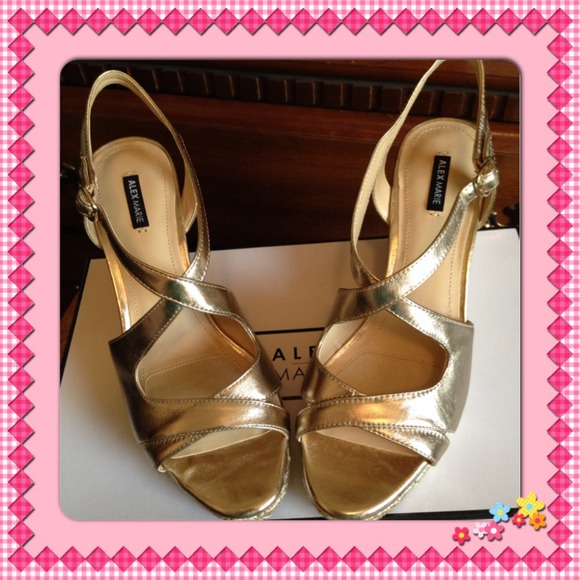 Gold Wedges