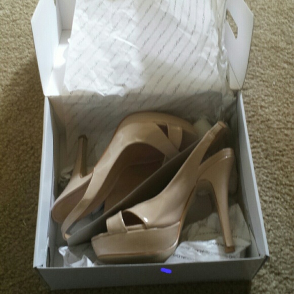 ALDO Nude "Mezzatesta" Heels - Picture 4 of 4