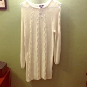 Long fitted white/cream sweater