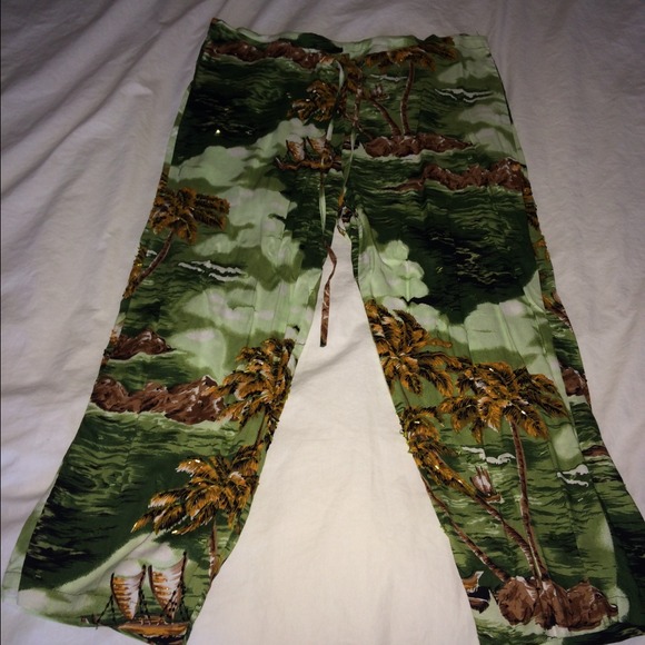 Jungle print Capri pants