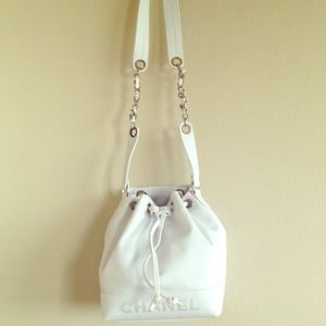 🚫SOLD🚫Chanel ✨AUTHENTIC✨ vintage bucket bag