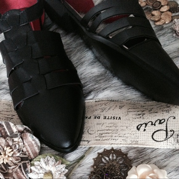 Black Tuxedo Flats 7 - Picture 2 of 3